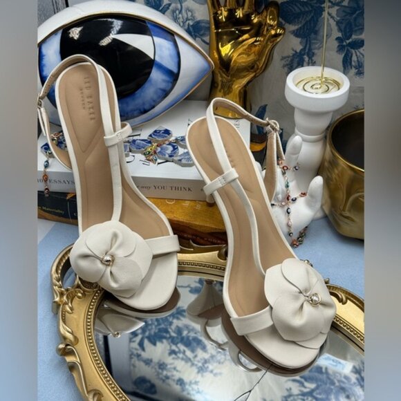 🆕 TED BAKER 🧿 NWOB ARIA ROSE Leather Rose Pearl Embellished Sandal, Sz US 6 - Picture 4 of 13